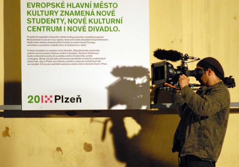 Ve středu 26. září 2012 večer odhalila společnost Plzeň 2015 na slavnostní vernisáži tváře letošních ikon z řad inovátorů, průkopníků a podnikatelů. Netradičním slavnostním večerem v Mlýnské strouze provázeli Antonín Procházka a Tereza Brodská. V programu vystoupili stepaři, na klavír zahrál Matěj Pavlík a závěr patřil baroknímu ohňostroji.