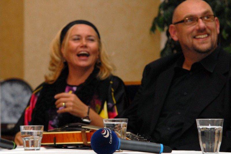 Loni na podzim získal plzeňský rodák, architekt Jan Soukup plaketu s vyobrazením městské historické pečetě, letos se mu plzeňská městská správa rozhodla věnovat Radiodárek, pořad Českého rozhlasu 2 Praha. Výrazná osobnost známá svým dlouholetým a hlubokým zájmem o Plzeň, její urbanistickou a architektonickou podobu a také svými angažovanými postoji v otázkách zachování kulturního dědictví dárek přijala. Ve středu 3.10.2012 odpoledne se za účasti posluchačů z řad veřejnosti pořad natáčel v historických prostorách obřadní síně plzeňské radnice.