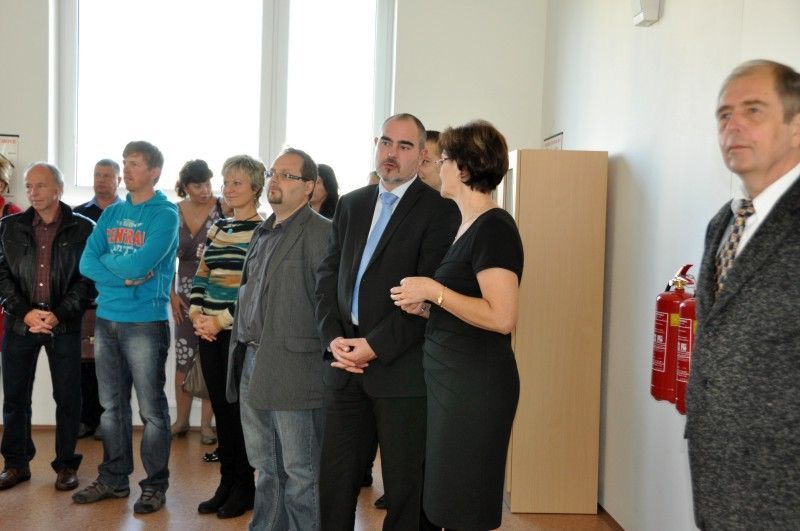 Již od začátku nového školního roku využívá 22. základní škola v Doubravce nástavbu, díky které získala nové prostory pro výuku. (foto: H. Prokopová, 10.10.2012)