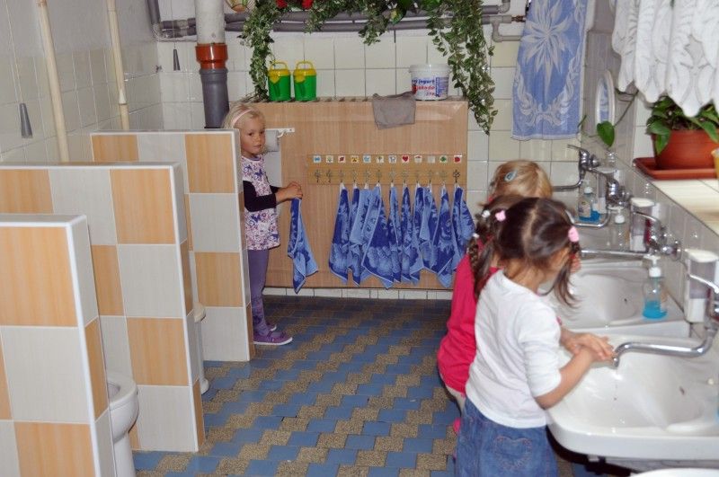 Dva pro Městský obvod Plzeň 2 – Slovany nejdůležitější cíle prezentovali jeho zástupci primátorovi Martinu Baxovi při návštěvě slovanské radnice 16.10.2012. Božkovský ostrov a stavbu nové mateřské školy. Při setkání se ale mluvilo také o potřebné rekonstrukci Kulturního domu Šeříková, o rozvojovém území Světovar a bývalých kasáren Slovany nebo o úslavském kanalizačním sběrači a studii rekonstrukce Jiráskova náměstí. (foto: Z. Kubalová)