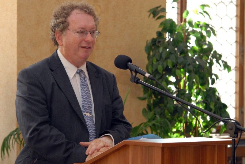 Světově uznávaný designer Ladislav Sutnar je čestným občanem města Plzně. Občanství mu bylo uděleno 18.10.2012 in memoriam na slavnostním zasedání Zastupitelstva města Plzně, kterého se účastnil jeho syn Radoslav Ladislav Sutnar s manželkou Elaine a další vzácní hosté, mezi nimiž nechyběl rada pro tiskové a kulturní záležitosti Velvyslanectví Spojených států amerických v České republice Robert Zimmermann.