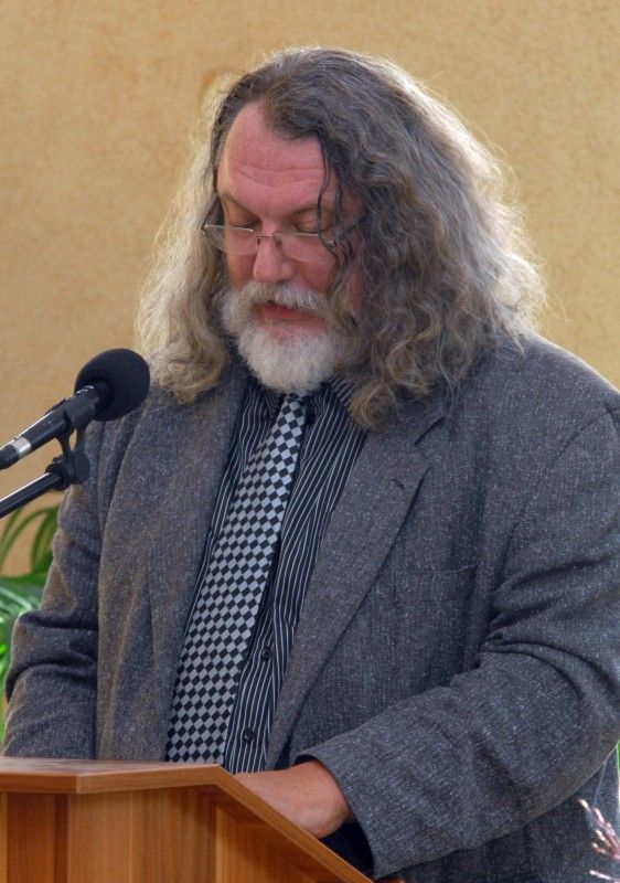 Světově uznávaný designer Ladislav Sutnar je čestným občanem města Plzně. Občanství mu bylo uděleno 18.10.2012 in memoriam na slavnostním zasedání Zastupitelstva města Plzně, kterého se účastnil jeho syn Radoslav Ladislav Sutnar s manželkou Elaine a další vzácní hosté, mezi nimiž nechyběl rada pro tiskové a kulturní záležitosti Velvyslanectví Spojených států amerických v České republice Robert Zimmermann.