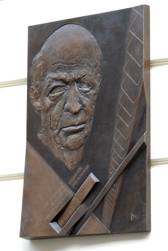 Světově uznávaný designer Ladislav Sutnar je čestným občanem města Plzně. Občanství mu bylo uděleno 18.10.2012 in memoriam na slavnostním zasedání Zastupitelstva města Plzně, kterého se účastnil jeho syn Radoslav Ladislav Sutnar s manželkou Elaine a další vzácní hosté, mezi nimiž nechyběl rada pro tiskové a kulturní záležitosti Velvyslanectví Spojených států amerických v České republice Robert Zimmermann.