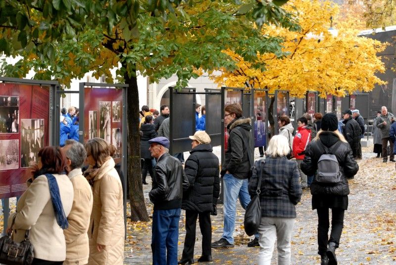 U příležitosti 94. výročí vzniku Československa (28.10.2012) a 75. výročí úmrtí Tomáše Garriguea Masaryka uspořádalo město Plzeň ve spolupráci s autorem expozice Stanislavem Bukovským výstavu, která na 21 panelech přibližuje život prvního československého prezidenta. Zejména prostřednictvím dobových fotografií představuje Tomáše Garriguea Masaryka jako politika, který se během první světové války zasloužil o vznik samostatného Československa, jako státníka, který vedl mladý stát v prvních letech jeho existence, i jako osobnost, která zanechala významný odkaz dalším generacím.