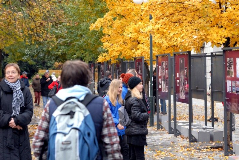 U příležitosti 94. výročí vzniku Československa (28.10.2012) a 75. výročí úmrtí Tomáše Garriguea Masaryka uspořádalo město Plzeň ve spolupráci s autorem expozice Stanislavem Bukovským výstavu, která na 21 panelech přibližuje život prvního československého prezidenta. Zejména prostřednictvím dobových fotografií představuje Tomáše Garriguea Masaryka jako politika, který se během první světové války zasloužil o vznik samostatného Československa, jako státníka, který vedl mladý stát v prvních letech jeho existence, i jako osobnost, která zanechala významný odkaz dalším generacím.