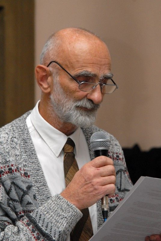 Zajímavá výstava od 30.10.2012 v mázhauzu plzeňské radnice připomíná 80. výročí kolaudace školní budovy Gymnázia Luďka Pika, jejímž autorem je plzeňský architekt Hanuš Zápal. Expozice se věnuje nejen výstavbě a historii památkově chráněné funkcionalistické budovy tehdejších Pikových měšťanských škol zkolaudované v roce 1932, ale zároveň představuje vzdělávací koncept i úspěchy studentů současného gymnázia.