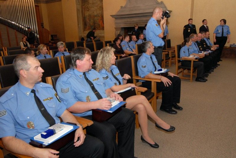 U příležitosti výročí dvaceti let, které uplynuly od jejího znovuobnovení, ocenila (1.11.2012) Městská policie Plzeň své strážníky. Téměř 160 policistů bylo ve středu dopoledne oceněno za věrnost, za mimořádné činy, za statečnost či za záchranu lidského života. Ocenění předali vybraným strážníkům primátor Martin Baxa, radní pro oblast bezpečnosti Robert Houdek a velitel Městské police Plzeň Antonín Šturm.