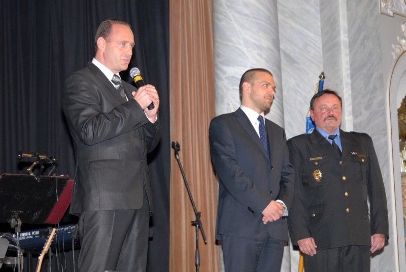 Oslavy dvacátého výročí znovuobnovení Městské policie Plzeň vyvrcholily galavečerem v Měšťanské besedě (1.11.2012). Součástí společenského programu byl také slavnostní ceremoniál, při kterém byla předána čestná ocenění. Z rukou primátora Martina Baxy, radního pro oblast bezpečnosti Roberta Houdka a velitele Městské policie Plzeň Antonína Šturma převzalo devět strážníků Zlatý odznak za 20 let služby. Stříbrný odznak za osmnáct a devatenáct odsloužených let získalo 18 policistů. Oceňovaní strážníci obdrželi kromě zlatých a stříbrných řádů také stužky za věrnost a další stužky podle zásluh, například za statečnost, mimořádný čin či záchranu života.