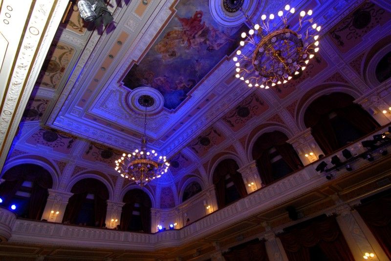 Oslavy dvacátého výročí znovuobnovení Městské policie Plzeň vyvrcholily galavečerem v Měšťanské besedě (1.11.2012). Součástí společenského programu byl také slavnostní ceremoniál, při kterém byla předána čestná ocenění. Z rukou primátora Martina Baxy, radního pro oblast bezpečnosti Roberta Houdka a velitele Městské policie Plzeň Antonína Šturma převzalo devět strážníků Zlatý odznak za 20 let služby. Stříbrný odznak za osmnáct a devatenáct odsloužených let získalo 18 policistů. Oceňovaní strážníci obdrželi kromě zlatých a stříbrných řádů také stužky za věrnost a další stužky podle zásluh, například za statečnost, mimořádný čin či záchranu života.