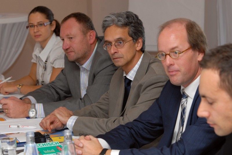 Freerk Faber, ředitel nizozemského World Trade Center Twente, a Erik Stok z magistrátu města Hengelo navštívili v pátek 2. listopadu 2012 Plzeň, aby se zástupci města (Martin Zrzavecký, Irena Vostracká), Západočeské univerzity, Regionální hospodářské komory Plzeňského kraje a regionální kanceláře agentury CzechInvest diskutovali o zkušenostech z fungování světového obchodního centra a možnostech vzájemné spolupráce. Setkání zorganizoval Útvar koncepce a rozvoje města Plzně, který projekt World Trade Center Pilsen zaštiťuje.