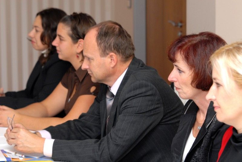 Freerk Faber, ředitel nizozemského World Trade Center Twente, a Erik Stok z magistrátu města Hengelo navštívili v pátek 2. listopadu 2012 Plzeň, aby se zástupci města (Martin Zrzavecký, Irena Vostracká), Západočeské univerzity, Regionální hospodářské komory Plzeňského kraje a regionální kanceláře agentury CzechInvest diskutovali o zkušenostech z fungování světového obchodního centra a možnostech vzájemné spolupráce. Setkání zorganizoval Útvar koncepce a rozvoje města Plzně, který projekt World Trade Center Pilsen zaštiťuje.