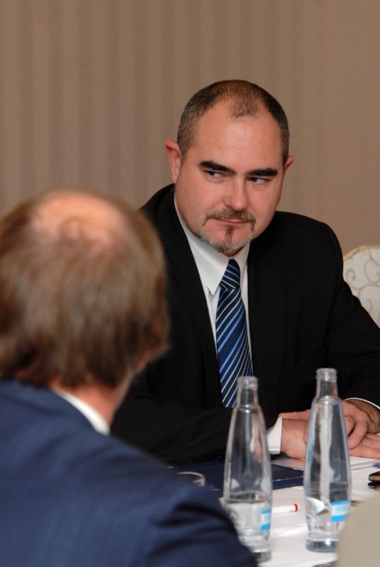 Freerk Faber, ředitel nizozemského World Trade Center Twente, a Erik Stok z magistrátu města Hengelo navštívili v pátek 2. listopadu 2012 Plzeň, aby se zástupci města (Martin Zrzavecký, Irena Vostracká), Západočeské univerzity, Regionální hospodářské komory Plzeňského kraje a regionální kanceláře agentury CzechInvest diskutovali o zkušenostech z fungování světového obchodního centra a možnostech vzájemné spolupráce. Setkání zorganizoval Útvar koncepce a rozvoje města Plzně, který projekt World Trade Center Pilsen zaštiťuje.