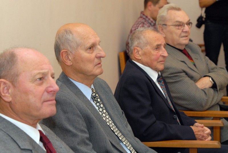 Házenkáři, medailisté z mistrovství světa a olympijských her Václav Eret, Karel Čermák, Zdeněk Černý, František Heřman, Vladimír Jarý, Jindřich Krepindl, Vladimír Haber, Stanislava Kučerová a lékař Jiří Jeschke přijali pozvání radní pro oblast školství, mládeže, sportu a životního prostředí Ireny Rottové a sešli se dnes (13.11.2012) na plzeňské radnici.