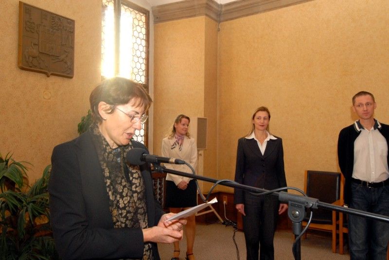 Poznávat historii, tradice a současnost České republiky, především Plzně, přijelo dvacet devět studentů z francouzské střední školy College Ronsard v Limoges. Jejich pobyt je plánovanou součástí projektu, do kterého se zapojila College Ronsard a plzeňské církevní gymnázium v rámci partnerského vztahu mezi Plzní a Limoges již v roce 2003.V úterý 13. listopadu 2012 byli studenti s jejich pedagogickým doprovodem přijati na plzeňské radnici náměstkyní primátora Evou Herinkovou.