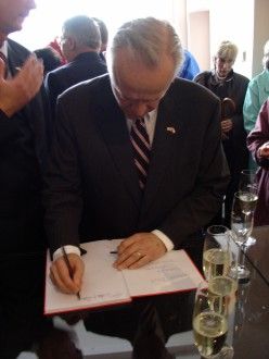 Slavnostního otevření "Patton Memorial v Plzni" se vedle vnuka gen. Pattona zúčastnili min. zahr. věcí ČR Cyril Svoboda, min. pro záležitosti amerických veteránů Jim Nicholson, ambasador William Cabaniss a zástupci města Plzně