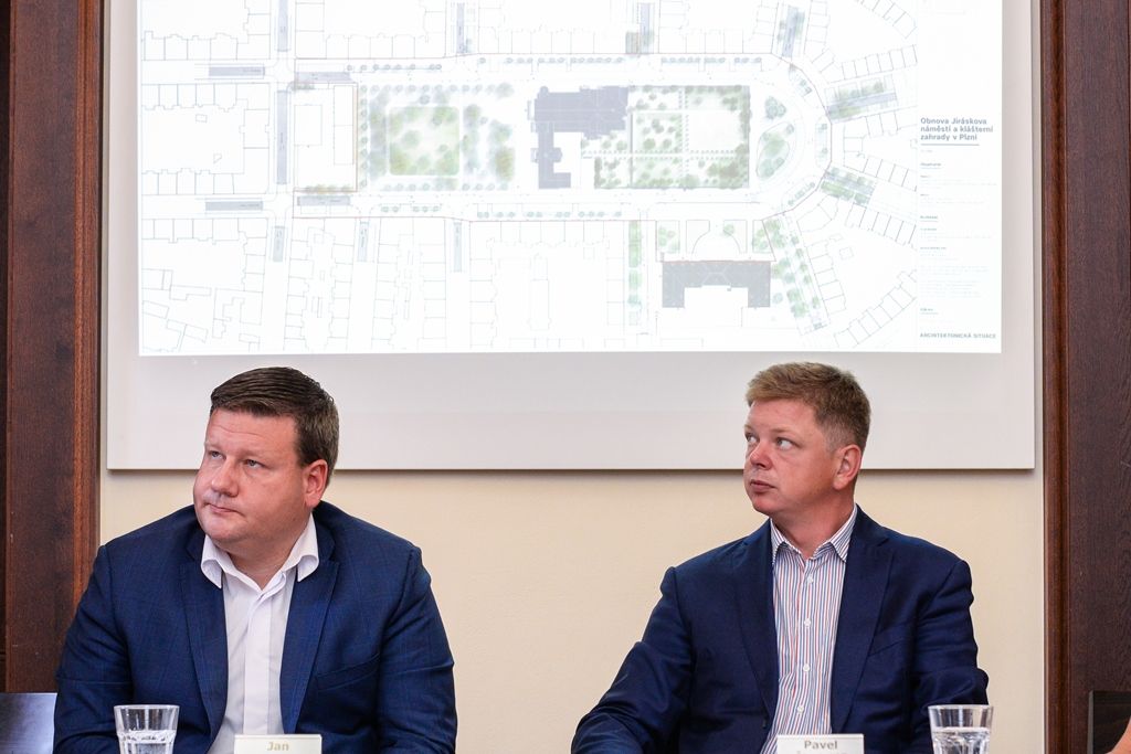 Tisková konference k obnově Jiráskova náměstí v Plzni (foto: M. Pecuch, 14.8.2018)