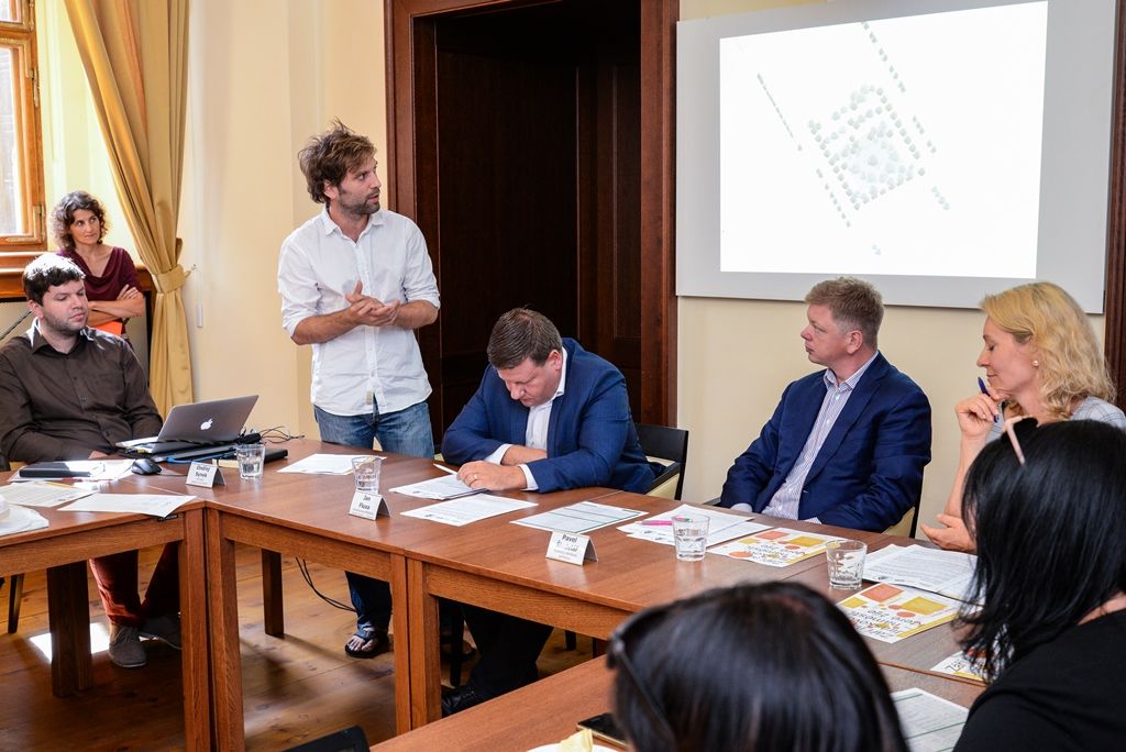 Tisková konference k obnově Jiráskova náměstí v Plzni (foto: M. Pecuch, 14.8.2018)