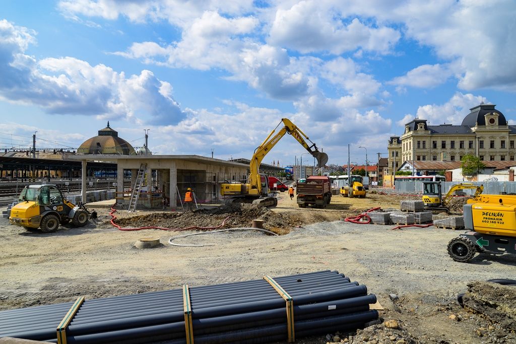 Stavba nového přestupního uzlu v Šumavské ulici v Plzni (foto: M. Pecuch, 28.8.2018)