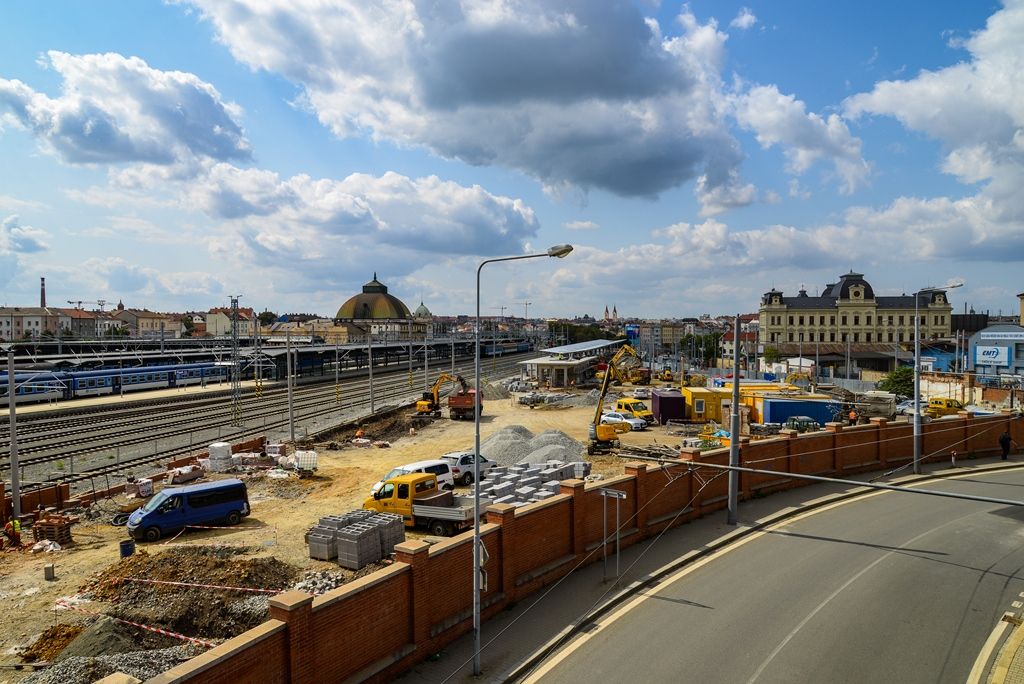 Stavba nového přestupního uzlu v Šumavské ulici v Plzni