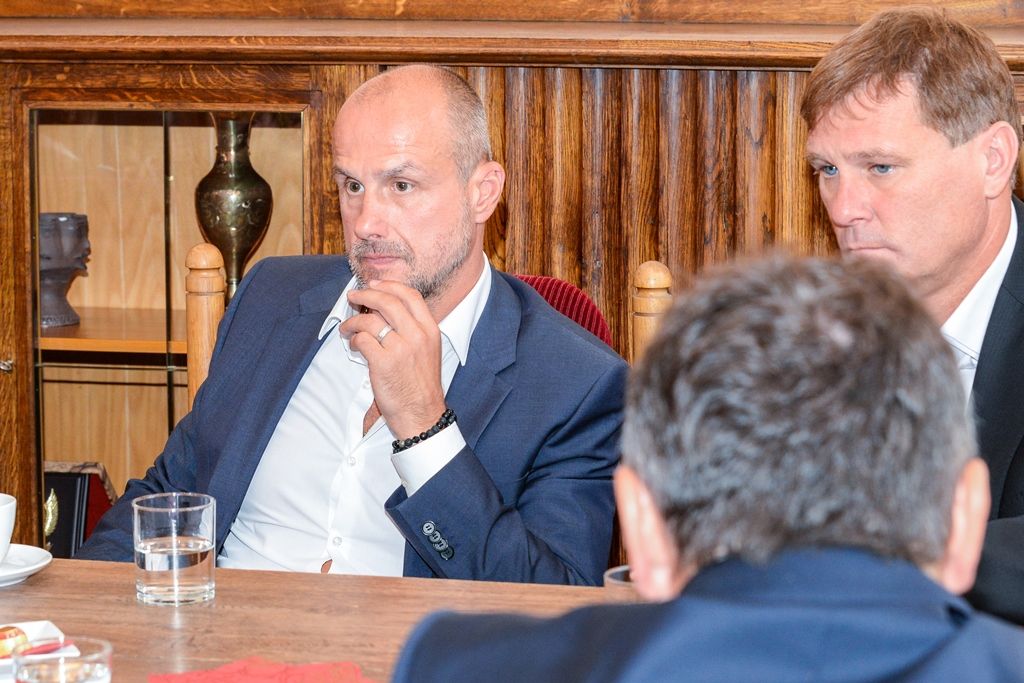Zástupci IHF a HC Škoda Plzeň navštívili plzeňskou radnici (foto: M. Pecuch, 30.8.2018)