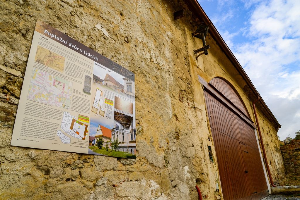 Litická stodola a sýpka (foto: M. Pecuch, 30.8.2018)