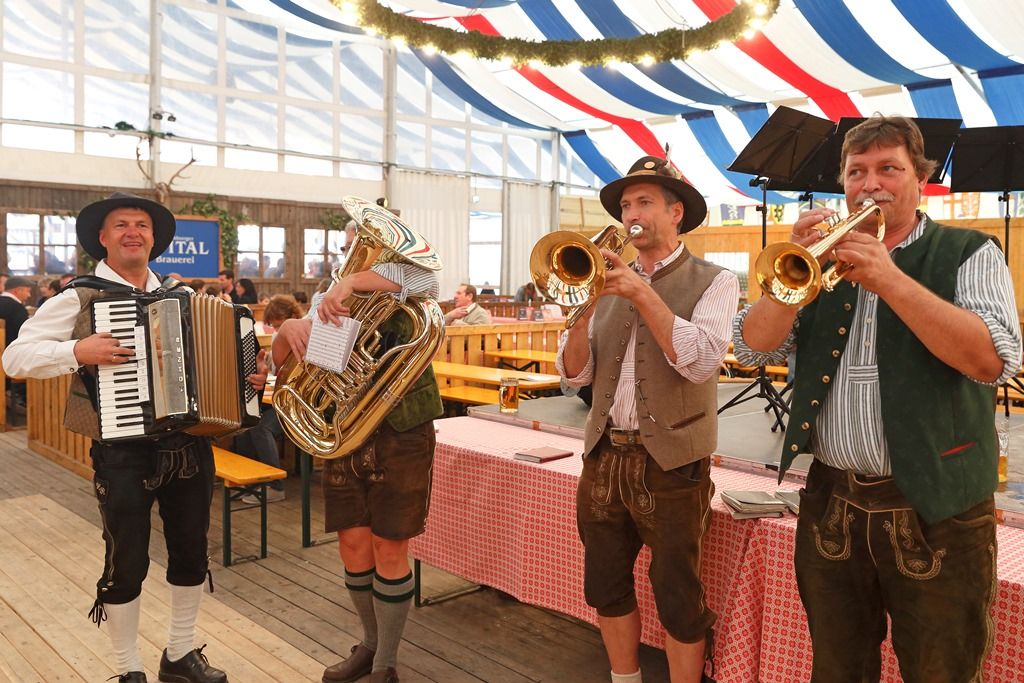 Lidová slavnost v Regensburgu (2-9.2018, zdroj fotografií: město Regensburg/ A. Jarošová)