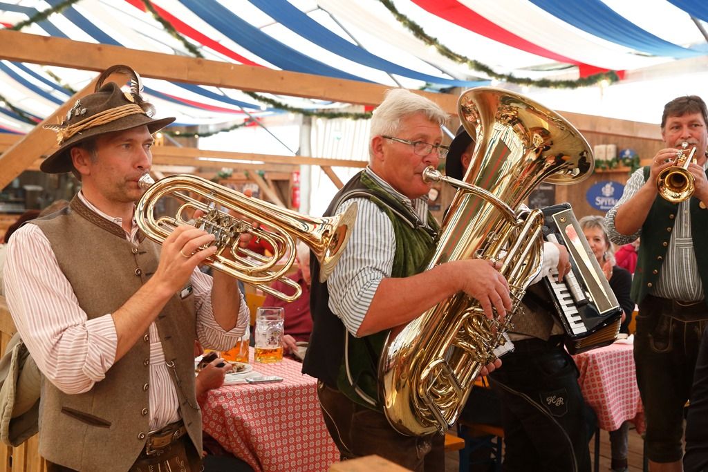 Lidová slavnost v Regensburgu (2-9.2018, zdroj fotografií: město Regensburg/ A. Jarošová)
