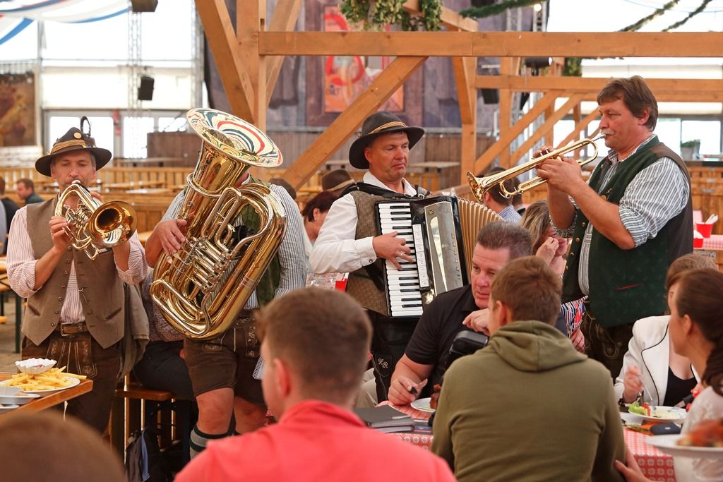 Lidová slavnost v Regensburgu (2-9.2018, zdroj fotografií: město Regensburg/ A. Jarošová)