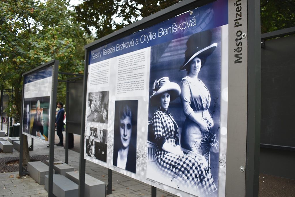 Výstava Hvězdy stříbrného plátna ve Smetanových sadech (foto: A. Jarošová, 3.9.2018)