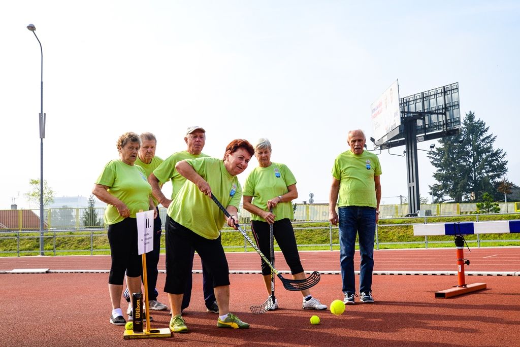 Senioři změřili své síly na atletickém stadionu (foto: M. Pecuch, 5.9.2018)
