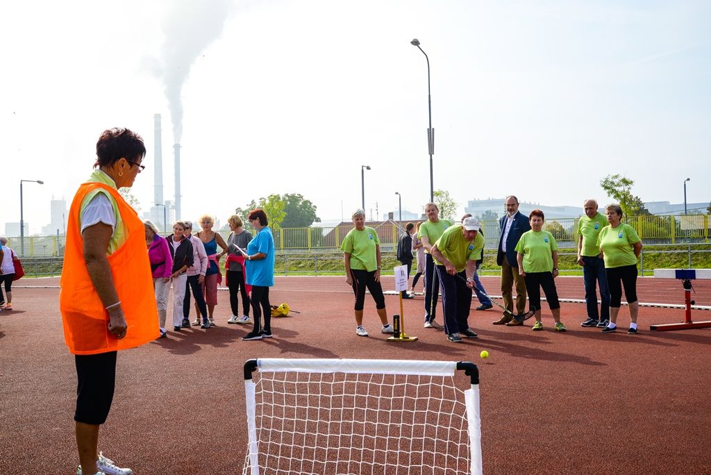 Senioři změřili své síly na atletickém stadionu (foto: M. Pecuch, 5.9.2018)