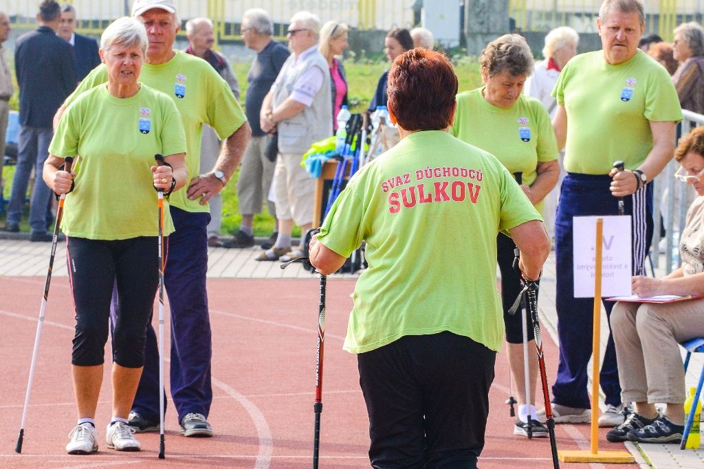 Senioři změřili své síly na atletickém stadionu (foto: M. Pecuch, 5.9.2018)