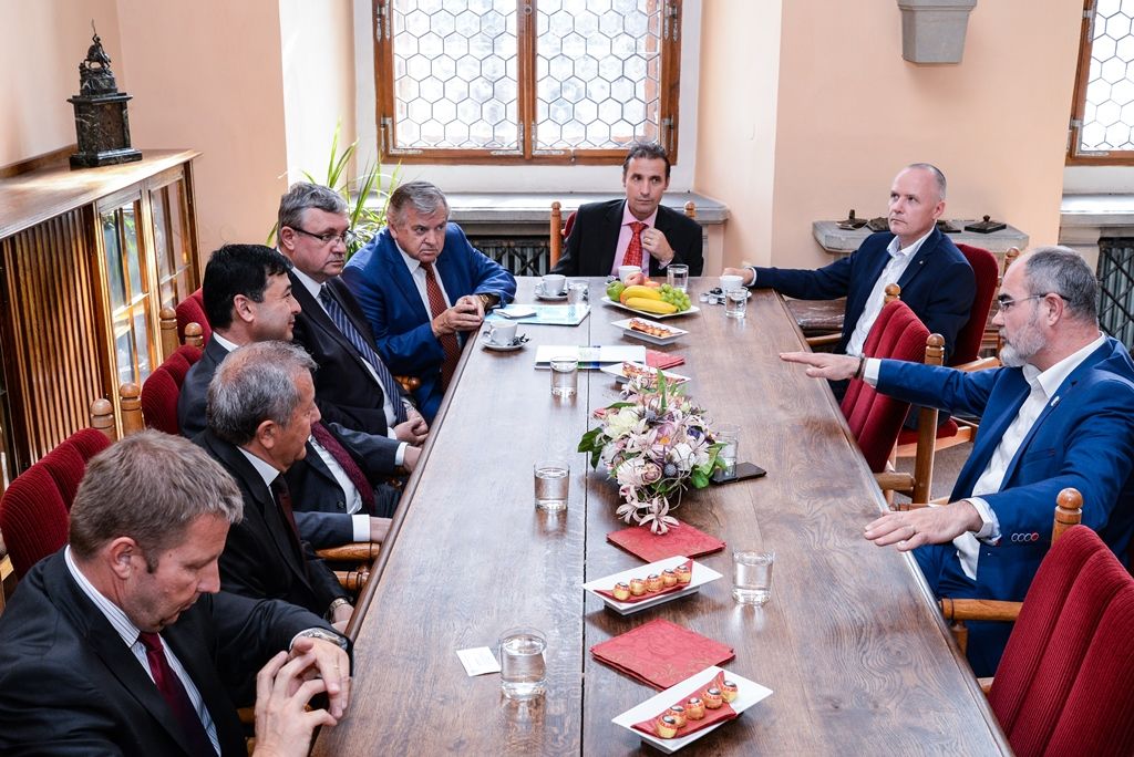 Primátor Martin Zrzavecký přijal delegaci Uzbekistánu (fotografie: M. Pecuch, 11.9.2018)