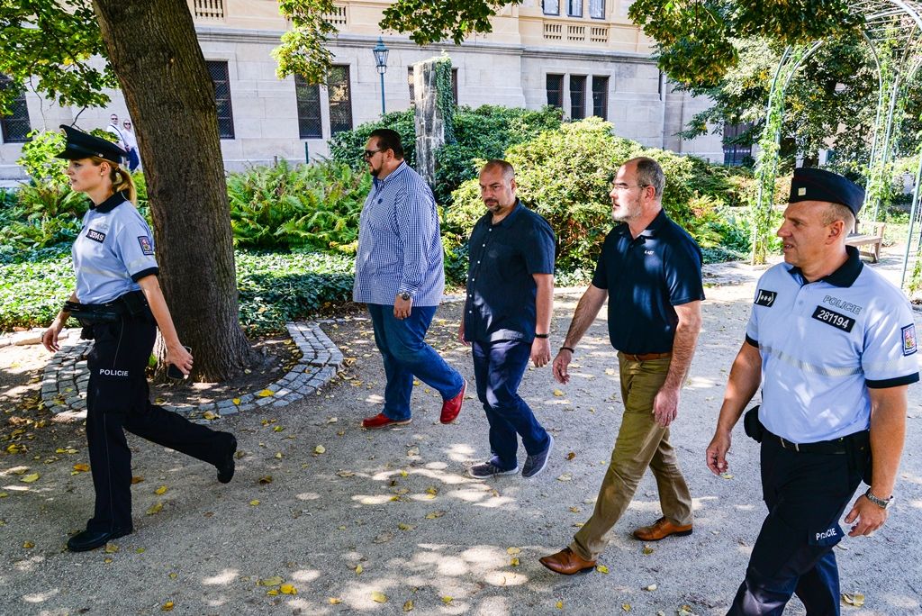 Preventivní kontrola osob bez domova v sadovém okruhu (foto: M. Pecuch, 10.9.2018)