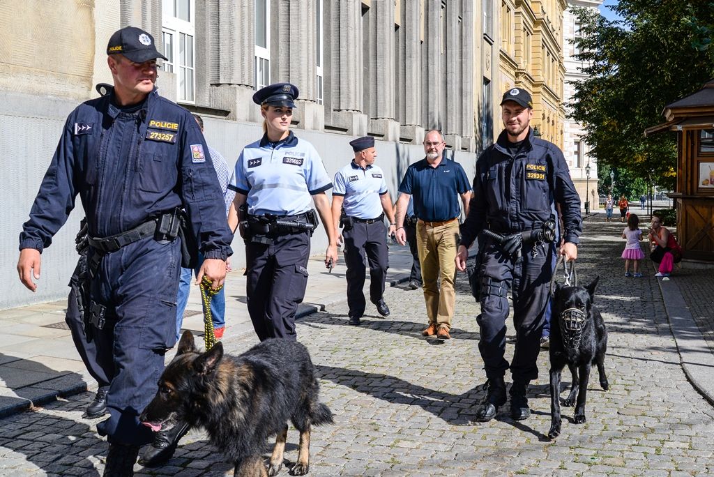 Preventivní kontrola osob bez domova v sadovém okruhu (foto: M. Pecuch, 10.9.2018)