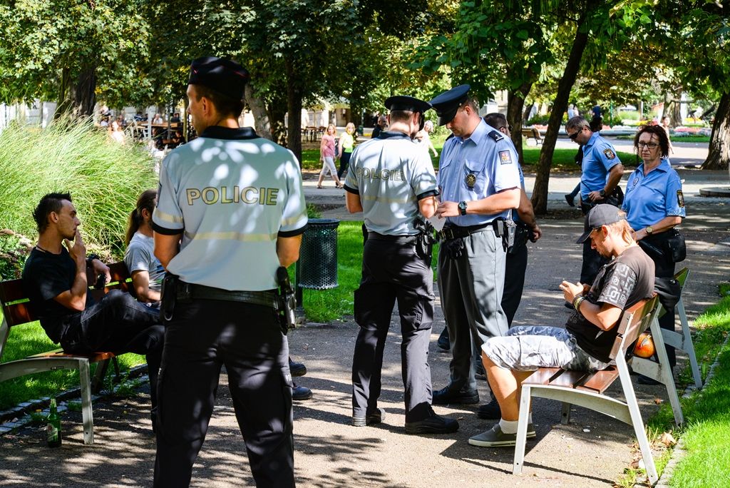 Preventivní kontrola osob bez domova v sadovém okruhu (foto: M. Pecuch, 10.9.2018)