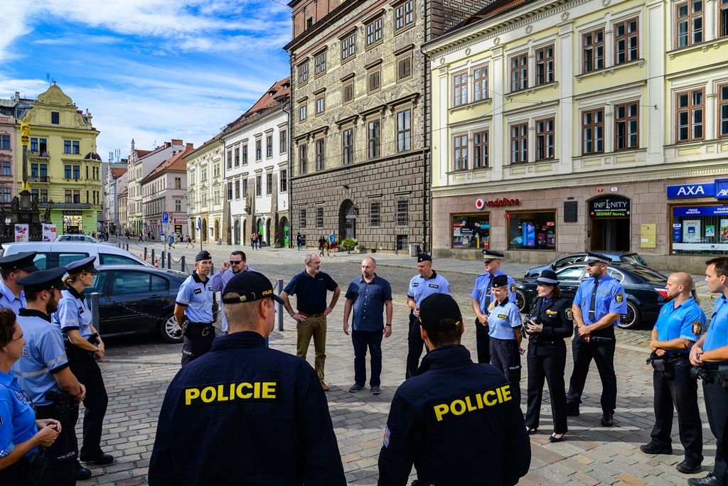 Preventivní kontrola osob bez domova v sadovém okruhu (foto: M. Pecuch, 10.9.2018)