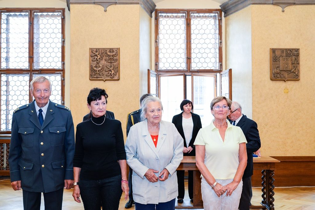 Letci udělili medaile ke stému výročí československého letectví (foto: M. Pecuch, 13.9.2018)
