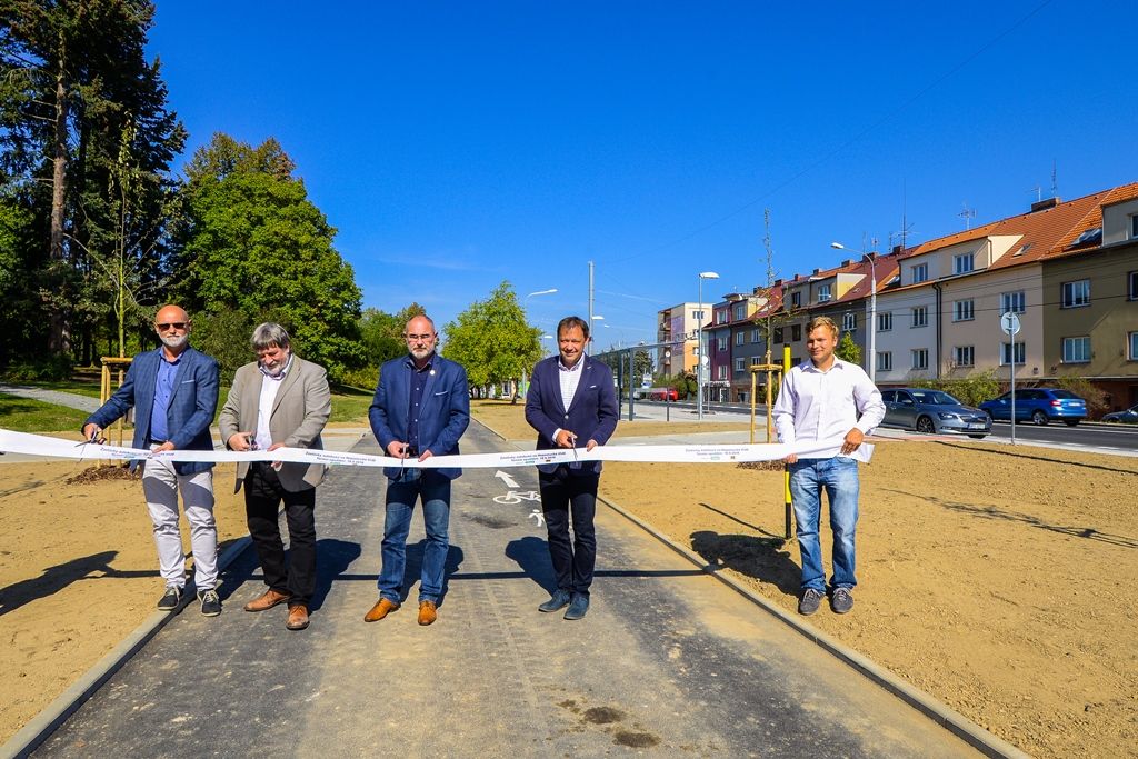 Plzeň má nový přestupní terminál na nám. Milady Horákové (foto: M. Pecuch, 18.9.2018)