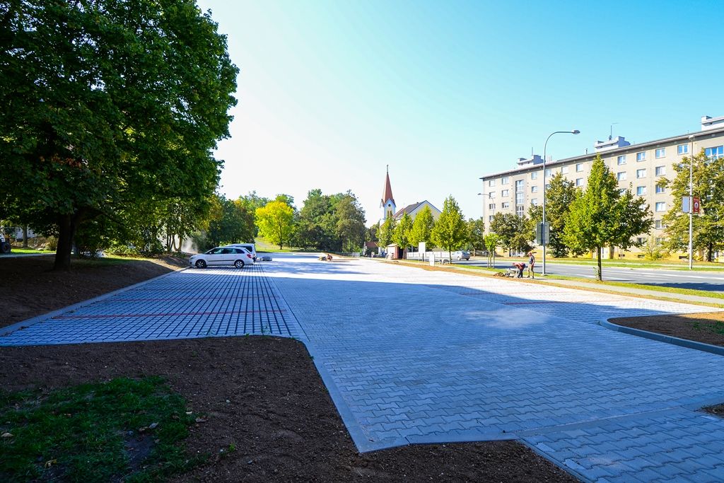 Nové parkoviště v Lobzích