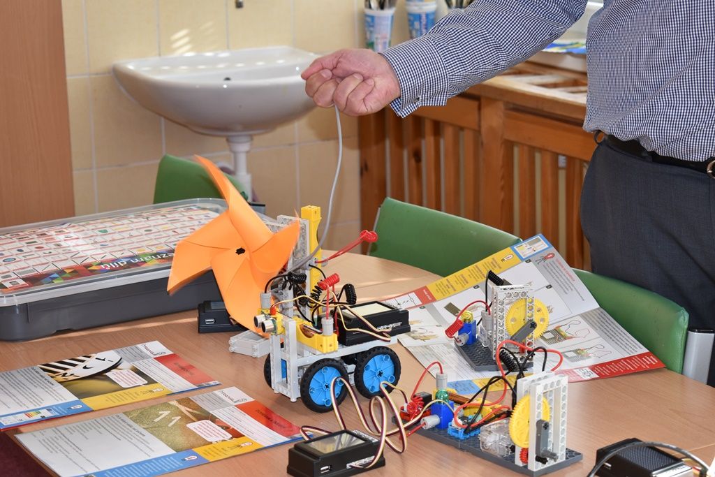 Školáci v Plzni mají k dispozici špičkové stavebnice i další pomůcky (foto: A. Jarošová, 25.9.2018)