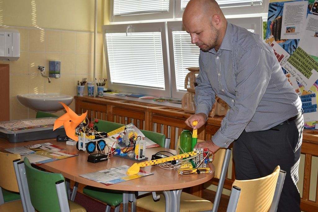 Školáci v Plzni mají k dispozici špičkové stavebnice i další pomůcky (foto: A. Jarošová, 25.9.2018)