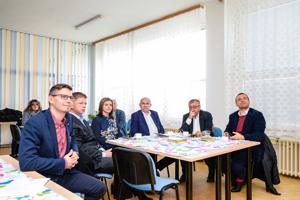 Gymnázium Františka Křižíka má nový pavilon jazyků (foto: M. Pecuch, 26.9.2018)