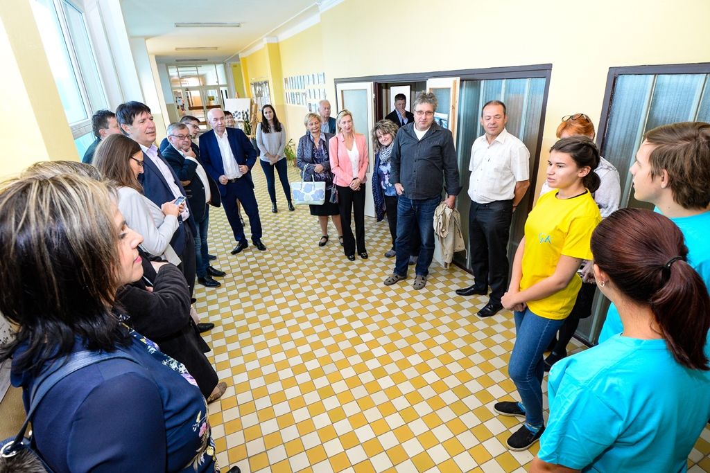 Gymnázium Františka Křižíka má nový pavilon jazyků (foto: M. Pecuch, 26.9.2018)