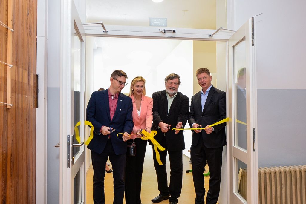 Gymnázium Františka Křižíka má nový pavilon jazyků (foto: M. Pecuch, 26.9.2018)