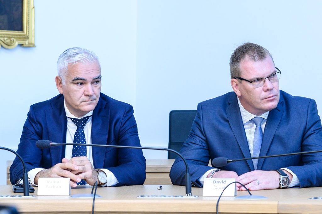 Zástupci čtyř stran podepsali v Plzni memorandum o koaliční spolupráci (foto: M. Pecuch, 17.10.2018)