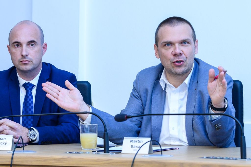Zástupci čtyř stran podepsali v Plzni memorandum o koaliční spolupráci (foto: M. Pecuch, 17.10.2018)