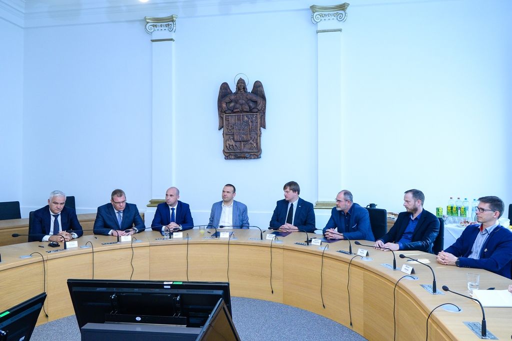 Zástupci čtyř stran podepsali v Plzni memorandum o koaliční spolupráci (foto: M. Pecuch, 17.10.2018)