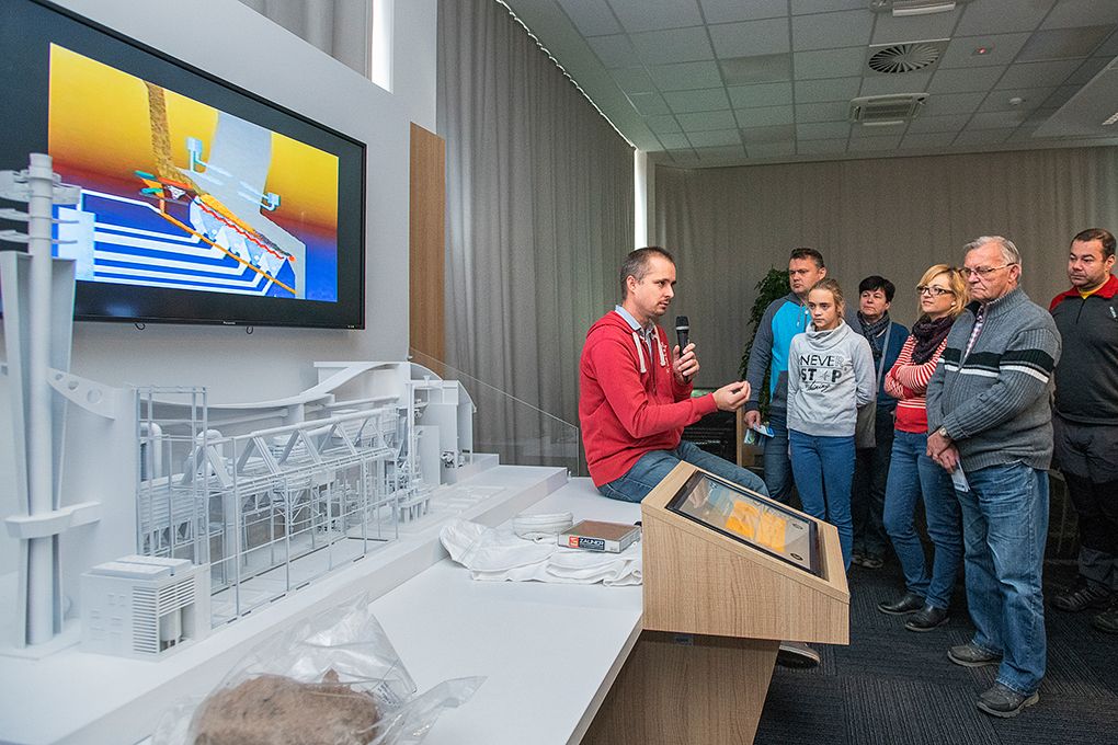 Oslavy vzniku republiky 2018 - Spalovna Chotíkov, Depo2015, Průvod světel (foto: M. Chaloupka, 28.10.2018)