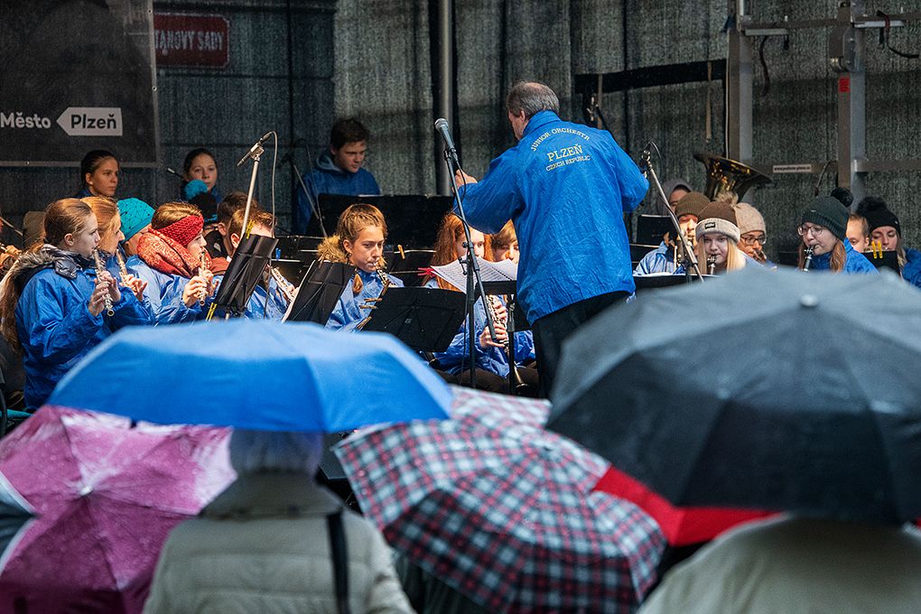 Oslavy vzniku republiky 2018 - Spalovna Chotíkov, Depo2015, Průvod světel (foto: M. Chaloupka, 28.10.2018)